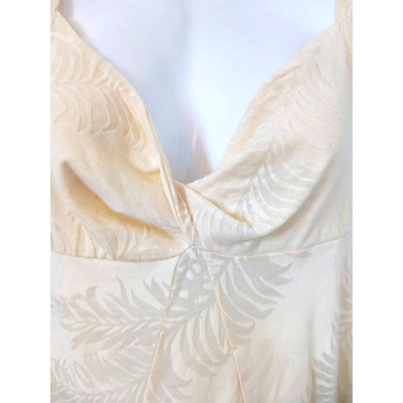Kenneth Cole Ivory Sheer Leaf Handkerchief Top - Picture 7 of 9